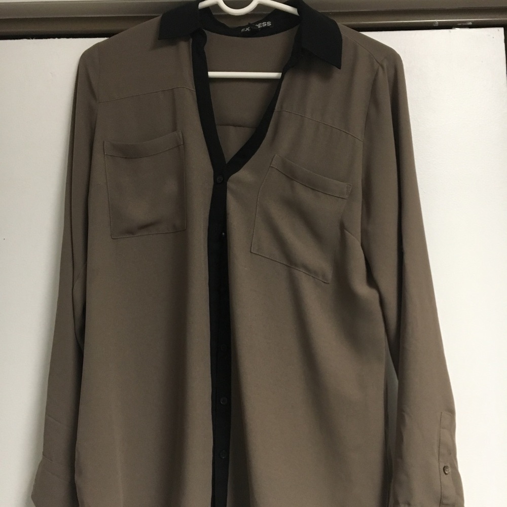 Stylish express button down